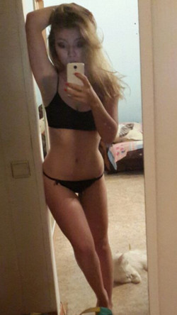 [Imagepack] - The Amateur slut - Kisankanna - 337 pics/Twitter/CX0265GUwAAPA_H.png