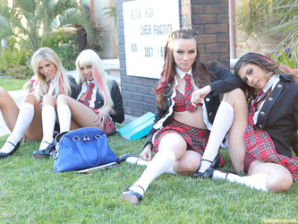 Streaker Girls/Галерея/Tasha Reign Breaking The Rules With Capri Anderson, Heather Vahn, And Rikki Six/streaker_girls_025.jpg