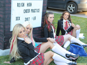 Streaker Girls/Галерея/Tasha Reign Breaking The Rules With Capri Anderson, Heather Vahn, And Rikki Six/streaker_girls_027.jpg