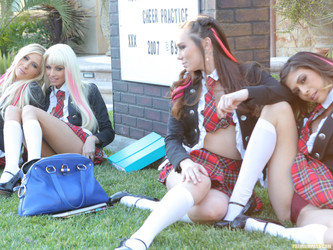 Streaker Girls/Галерея/Tasha Reign Breaking The Rules With Capri Anderson, Heather Vahn, And Rikki Six/streaker_girls_026.jpg