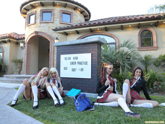 Streaker Girls/Галерея/Tasha Reign Breaking The Rules With Capri Anderson, Heather Vahn, And Rikki Six/streaker_girls_017.jpg