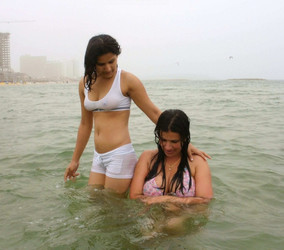 IndianGFVideos/Pics/2014-09-22 Naughty Indian girlfriends taking a dip in Tel Aviv/151672_6.jpg