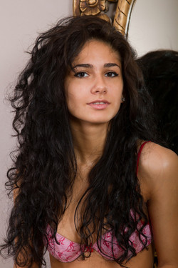 Malina A/[Met-Art] - 2012-02-17 - Malina A - Suavis (x135) MidRes/MetArt_Suavis_Malina-A_by_Alex-Iskan_medium_0007.jpg